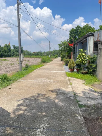 Cần bán lô nền Minh Long gần 200m2 thổ cư 60m2 dân cư siêu đông đúc gần trung tâm Chơn Thành giá tốt cho các nhà đầu tư
