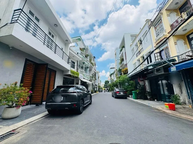 BT 4 TẦNG, SÂN VƯỜN - KHU VIP NGUYỄN THÁI BÌNH, K300 - GẦN 210M2, NGANG GẦN 7M - 39T