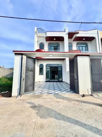 Bán nhà lầu gần Biên Hoà, xây mới, 90m2, 4PN, sổ hồng riêng, 2.x tỷ