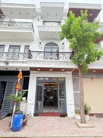 🔥 Bán gấp nhà đẹp ngay đường Thống Nhất giá chỉ 3 tỷ 190 ở Q.Gò Vấp, 64m². SHR hẻm xe hơi thông 🔥