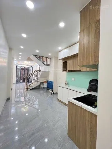 CẦN BÁN CĂN NHÀ DT 70M2 TẠI PHƯỜNG 5 QUẬN 3, GỒM 3PN 3WC ĐẦY ĐỦ TIỆN NGHI SỔ RIÊNG CẦM TAY