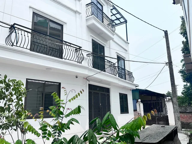 NHÀ 3 TẦNG OTO ĐỖ CỬA GIÁ CHỈ HƠN 3 TỶ TẠI NHƯ QUỲNH HƯNG YÊN