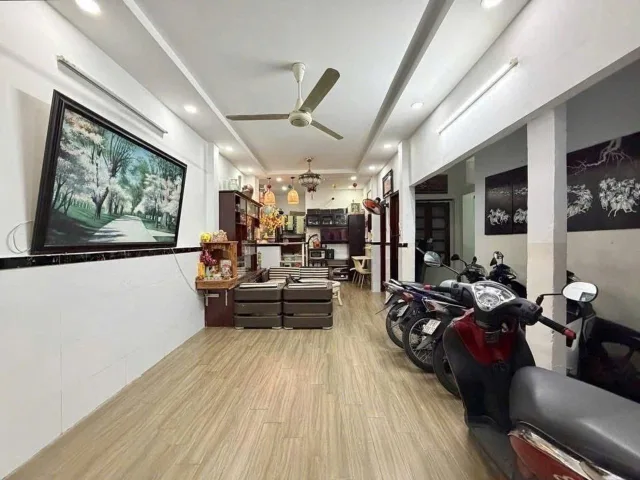 D2487* Mặt tiền kênh 10m tương lai sát Nguyễn Xí, giá 6.x tỷ