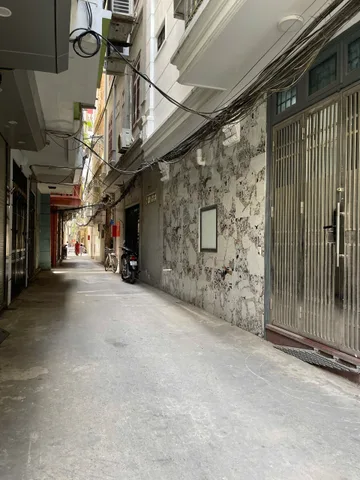 Kể ra hơn chục tỷ cũng là khoản tiền lớn.

Nhưng đổi lại là một căn nhà gần 50m², xây 6 tầng thang máy, không gian rộng rãi, công năng dư dả cho cả gia đình.
