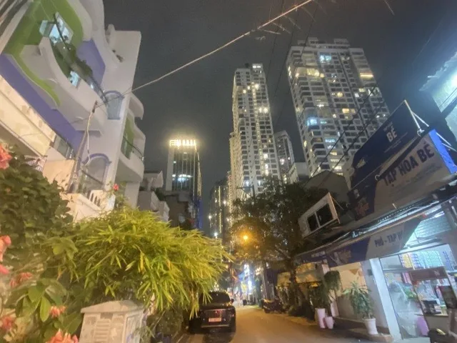 🔥 VIP THẢO ĐIỀN – MẶT TIỀN KINH DOANH GIỚI THƯỢNG LƯU 🔥
💎 DT 5X24M – 2 TẦNG – SAU LƯNG VINCOM MEGA MALL – GIÁ 33.5 TỶ