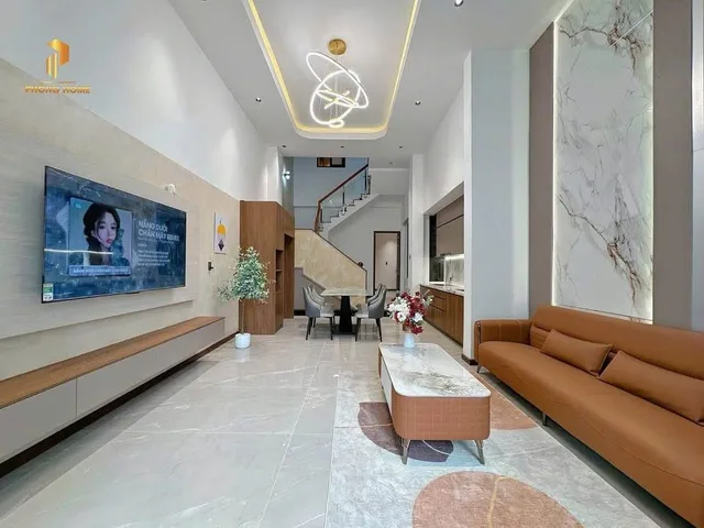Giá chỉ 2,15 tỷ-Cơ hội sở hữu nhà đẹp gần khu Nam Sài Gòn với mức giá cực hiếm!
