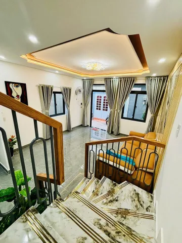 🔥 "BỀ NGANG RỘNG 5.4M BỀ THẾ – VÙNG LÕI TRUNG TÂM XÔ VIẾT NGHỆ TĨNH P.THẮNG TAM CẬN BIỂN" KẾT CẤU 2 TẦNG CÔNG NĂNG 3PN CÓ PHÒNG NGỦ TẦNG TRỆT – PHÁP LÝ SỔ ĐỎ FULL THỔ CƯ – TẶNG FULL NỘI THẤT OANH TẠC VÀO Ở NGAY – GIÁ 5.4 TỶ 🔥