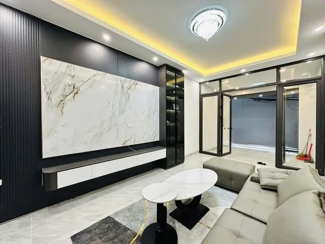 Cho Thuê Nhà Ngõ 186 Đường Bưởi 45M² 6 Tầng Thang Máy - Nội Thất CB - Giá Thuê 22tr