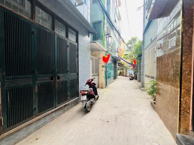 🥰🥰 HÀNG HIẾM GIÁP NHỊ - MẶT TIỀN SIÊU TO, NỞ HẬU - 10M RA MẶT PHỐ - CHỦ BÁN ĐẤT TẶNG NHÀ 🥰🥰 39M HƠN 6TỶ - XD 5 TẦNG THANG MÁY, CĂN HỘ DÒNG TIỀN QUÁ ĐẸP

- Nhà vị trí cực đẹp, đi lại vô cùng thuận tiện.
- Nhà gần chợ, trường, khu dân cư đông đúc, sầm uấ
