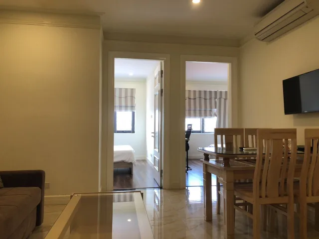 Cho thuê căn hộ 2 ngủ 70m2 tại phố Đội Cấn giá 13tr/ tháng