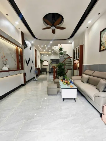 Do cần chuyển chỗ ở phục vụ công việc nên để lại ngôi nhà cho các anh chị đang cần giá bán 465tr