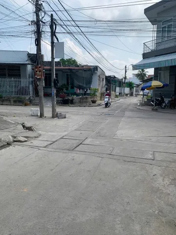 Chủ ngộp thở bán lô đất Trung tâm thị trấn Diên Khánh 
Giá: 2ty8(11tr3/mv)
Dt: 247m2 180 thổ cư
mặt tiền 7,6m nở hậu 9,5m
Cách bờ kè 100m, cách chợ thành 200m đi về Nha trang 15p
Bán kính trong vòng 100 m đầy đủ tiện ich, trường học các cấp, chợ, ...