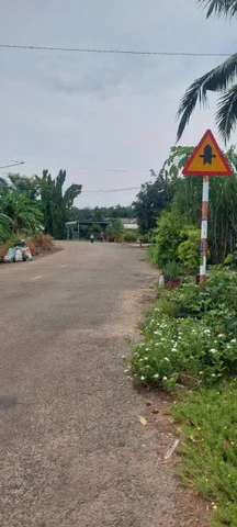 Bay gấp lô đất 210m2 sẵn 100m2 thổ cư ngay trung tâm hành chánh xã TPHCM mới