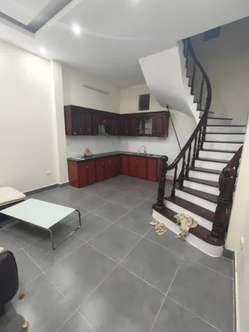 Cho thuê nhà TRÚC KHUÊ, Nguyễn Chí Thanh. 14 triệu/tháng. Phù hợp ở Hộ Gia Đình, Văn phòng, Công ty, KD Onl, Nhóm ít người