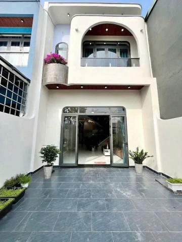 BÁN NHÀ CHÍNH CHỦ 5X17 SỔ SẴN CHỈ 550TR NHẬN NHÀ NGAY TRUNG TÂM
