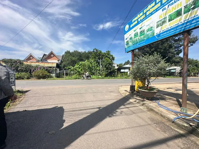 bán gấp 200m2 có sẵn 100m2 thổ cư 700tr bán lỗ còn 500tr