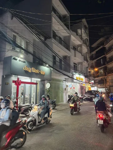 Mặt tiền kinh doanh ngay khu Phan Xích Long (4,8x10,6m) nở hậu 5,1m - 2 tầng, hdt 20tr, giá 11,95 tỷ TL