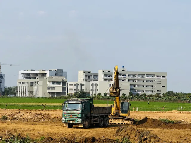 125M2 ( 7,5 TỶ ) VỊ TRÍ ĐẮC ĐỊA DUY NHẤT ĐỐI DIỆN CỔNG ĐH VIỆT NHẬT ĐH QUỐC GIA
