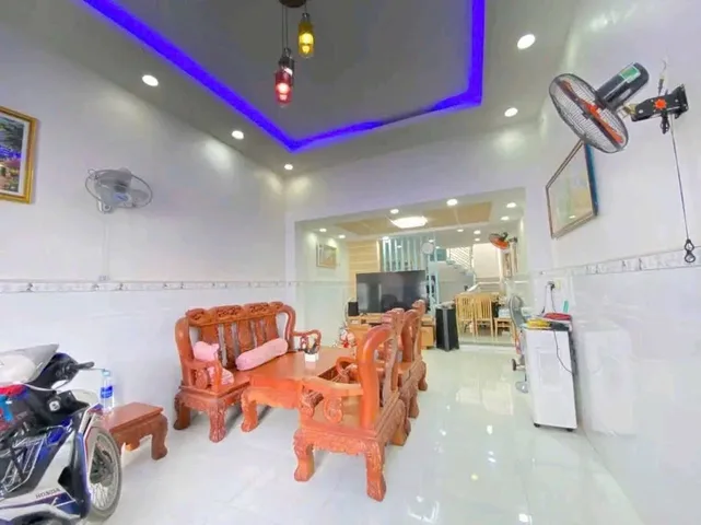 NHÀ GẦN KDC GIA HOÀ,PHONG PHÚ,BÌNH CHÁNH 1 TRỆT 1 LẦU CẦN BÁN GẤP,SHR ĐẦY ĐỦ