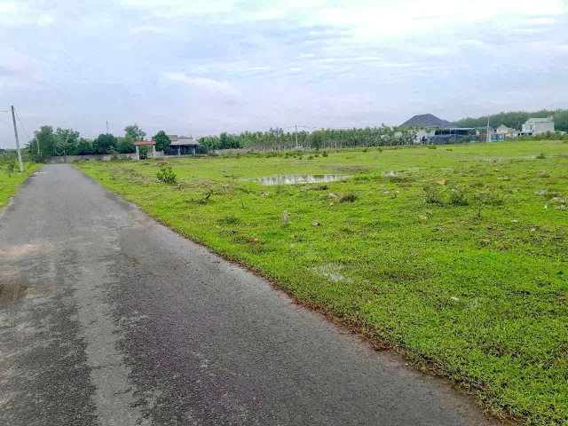 CẮT LỖ 1250M2 ĐẤT SỔ RIÊNG NGAY NHÀ MÁY, KCN DÂN Ở ĐÔNG. GIÁ 220TR