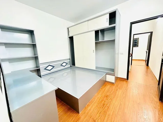 Bán nhà ngõ 169 đường hoàng mai 4 tầng long lanh 2 thoáng 40M ô tô tránh