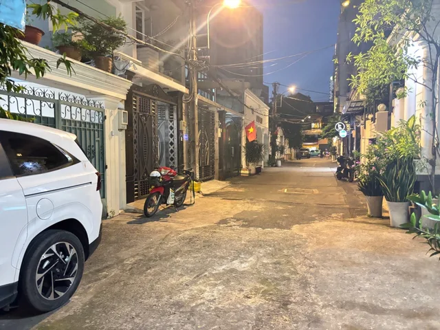 NHÀ 3 TẦNG ĐÚC BÊ TÔNG CỐT THÉP - HXH 6M- THÔNG ĐẶNG VĂN NGỮ KHU VIP - 3 TẨNG - CHỈ 6.2 TỶ