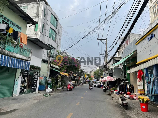 375 - BÁN NHÀ 1T1L THÔNG THOÁNG - GẦN CHỢ- CÁCH MẶT TIỀN CHỈ 20M - 102.3M2 NGANG 8.4x13M