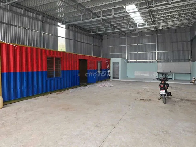 Cho Thuê MB Kho 700m Có 3 Pha và 2 container