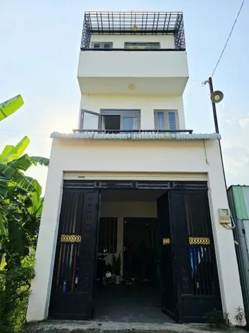 Nhà Hẻm Xe Hơi  3 Tầng, 3PN  –71m²  – Gần Chợ Long Trường, Giá 5.2 tỷ