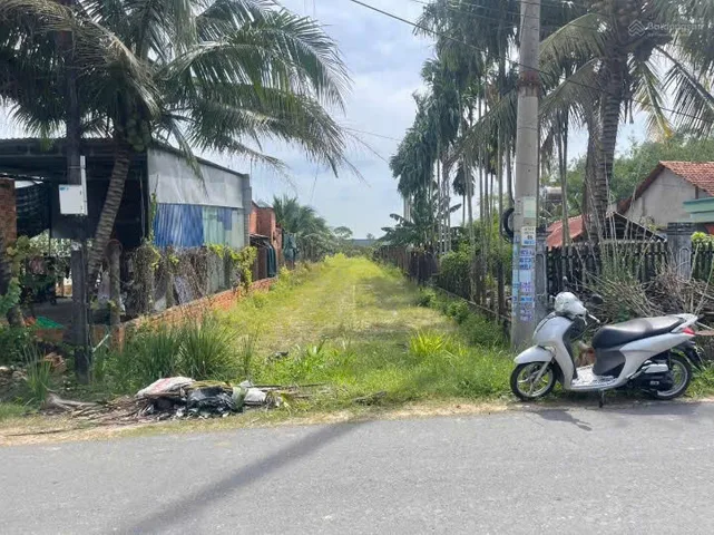 Cần Ra Hàng Lô Đất 200m2 Gân Chợ Suối Sâu . Giá 500tr, Sổ Hồng Riêng