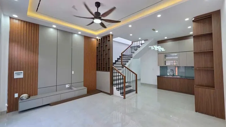 BÁN NHÀ 2 TẦNG LỆNH BÁ CHÍNH TRỌNG – QUỲNH CƯ, HÙNG VƯƠNG, HỒNG BÀNG