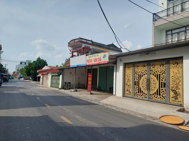 Nhà ở nông thôn cấp 4 tiện xây mới, ngay chợ Yên vĩnh tiện buôn bán xây nhà nghỉ gần đình Chử Đồng Tử và Đền Triệu Việt Vương.