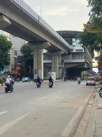 Hiếm nhà 5 tầng mặt phố Quâng Trung, 185m2, mặt tiền 9.2m, 2 mặt phố trước-sau, kinh doanh sầm uất, giá 85 tỷ