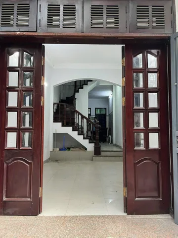 Cho thuê nhà Hoàng Sâm, Hoàng Quốc Việt Cầu Giấy 50M x 5T Ô TÔ giá 17.5tr