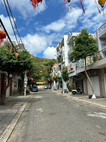 🔥 BÁN NHÀ 1 TRỆT 1 LẦU ĐƯỜNG NỘI BỘ LÊ LỢI THÔNG MẠC ĐĨNH CHI, P4, VŨNG TÀU – 72M² FULL THỔ CƯ – ĐƯỜNG 8M CÓ VỈA HÈ – ĐANG CÓ DÒNG TIỀN 9 TRIỆU/THÁNG