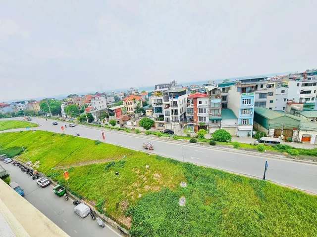 Bán gấp mảnh đất mặt đường Nguyễn Xiển, 177m2, mặt tiền 16m, lô góc