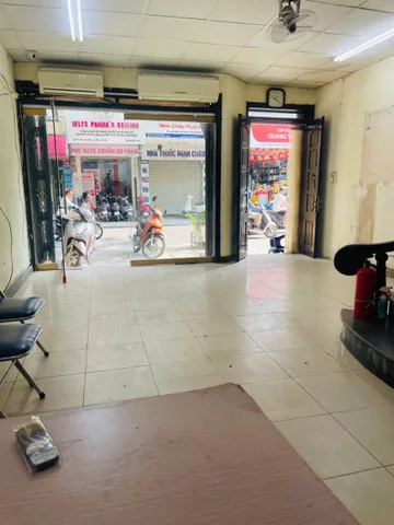 Chính chủ cho thuê nhà 5 tầng,10 phòng, mặt tiền đẹp, vỉa hè rộng, GIÁ HỢP LÝ Phố Đội Cấn, 0366893772