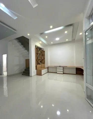 BÁN NHÀ ĐẸP CẠNH TÂ.N KỲ TÂN QUÝ - ÔTÔ VÀO NHÀ NGỦ - ( 6.5X12M )