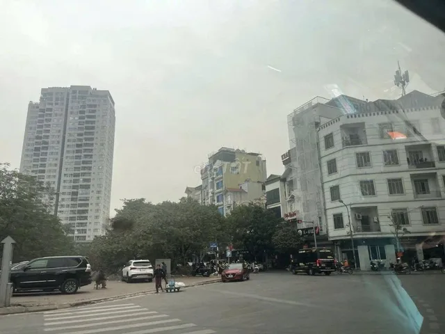 Bán biệt thự mặt đường Đại Mỗ - 180m2 - 3 tầng - mặt tiền 12m - vỉa hè rộng