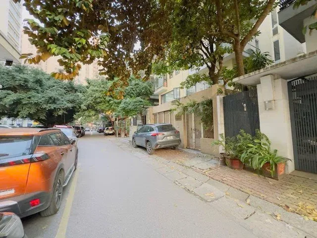 Bán nhà mặt ngõ thông đường Khương Đình, 115m2, 4 tầng