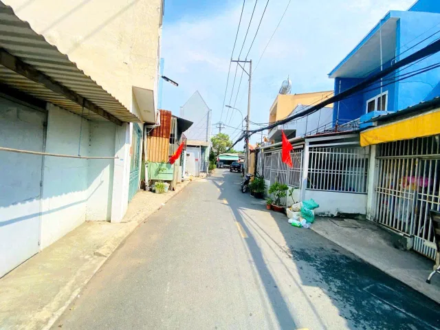 CẦN BÁN NHÀ CẤP 4 ĐƯỜNG THẾ LỮ, BÌNH CHÁNH, GẦN ĐH PHẠM NGỌC THẠCH