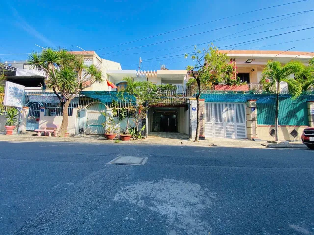 BÁN NHÀ  1 TRỆT 1 LẦU  MẶT TIỀN ĐƯỜNG Nguyễn Cao Luyện – PHƯỚC LONG (NAM NHA TRANG)

📍 Vị trí đắc địa khu bàn Phước Long – khu dân cư sầm uất, an ninh tốt