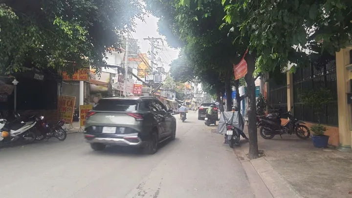 BÁN NHÀ LAM SƠN, KHU SÂN BAY, TÂN BÌNH - NGANG 6,5M ,4 TẦNG ĐẸP LUNG LINH, Ở NGAY - HƠN 9TỶ