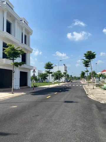 Bán gấp lô đất 100m2 ngay trung tâm Bình Dương. Giá chỉ 860 triệu, sổ sẵn