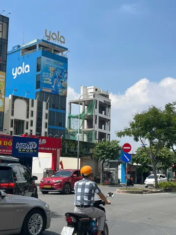 BÁN TÒA NHÀ GÓC 2 MẶT TIỀN - NGANG LỚN ĐẸP