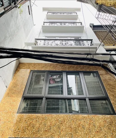 PHỐ KHÂM THIÊN- NHÀ XÂY MỚI- FULL NỘI THẤT- GẦN PHỐ- THANG MÁY- 31M2-6T- MT RỘNG- SỔ VUÔNG ĐẸP