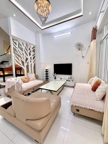 Bán nhà 4 tầng mặt tiền đường Nguyễn Thị Minh Khai - Tp Nha Trang.
- Nhà 4 tầng mặt tiền kinh doanh có thang máy
- Đường trước nhà rộng 20m
- Diện tích: 91,6m2 ngang 4,65m