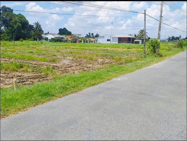 Bán Gấp 15x45m= 670m2 đất thổ cư ngay chợ thông ra ql13 dân đông. giá 480 triệu