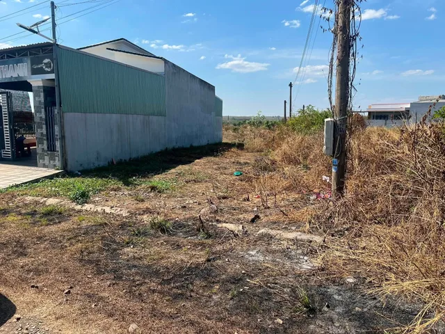 CHÍNH CHỦ CẦN BÁN LÔ ĐẤT 1.000M2 NGAY KDC ĐÔNG, SỔ RIÊNG, DÂN ĐÔNG ĐÚC