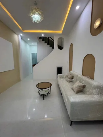 Chủ ngộp bán gấp căn nhà tại Phước Long A Q9 TP HCM dt 60m2, sổ riêng sang tên ngay,2T750tr